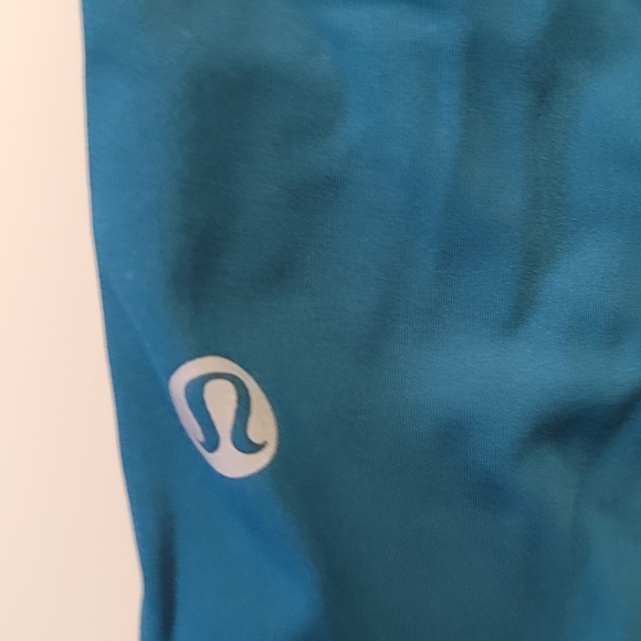 LULULEMON Fast Free Crop Leggings  - Women's High-Performance Activewear - Picture 9 of 9